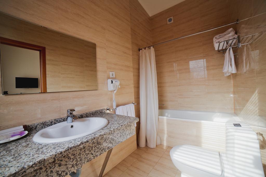 Bishkek Boutique Hotel Екстериор снимка