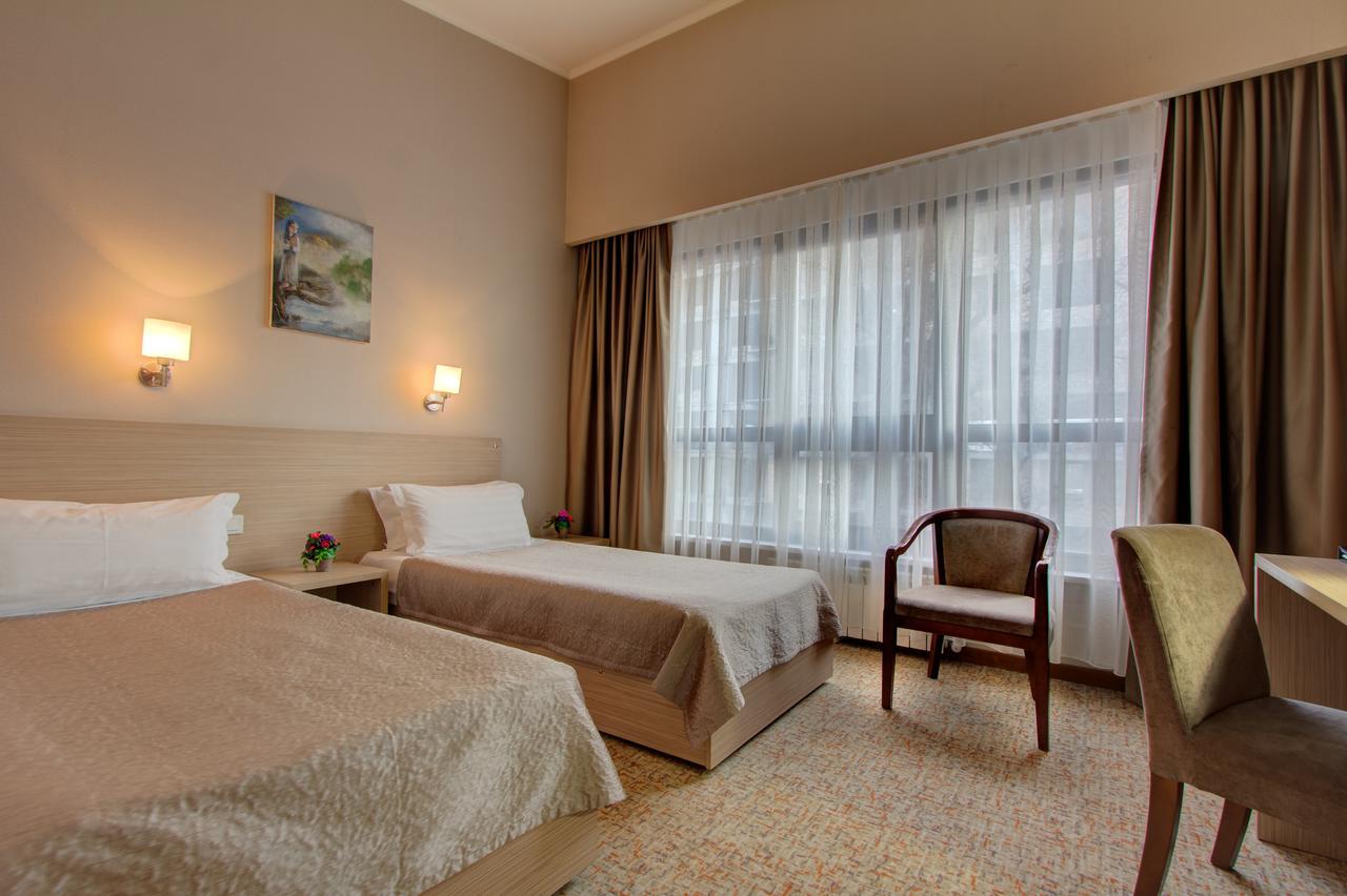 Bishkek Boutique Hotel Екстериор снимка